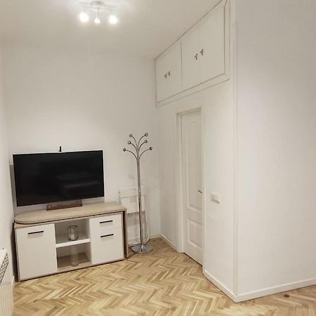 Lovely Apartment In Madrid Center ภายนอก รูปภาพ